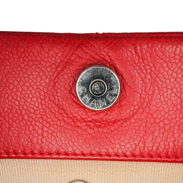 Pre-owned Chanel Quilted Caviar Expandable Zip Around Tote Red