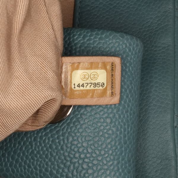 Pre-owned Chanel Quilted Caviar Expandable Zip Tote Blue