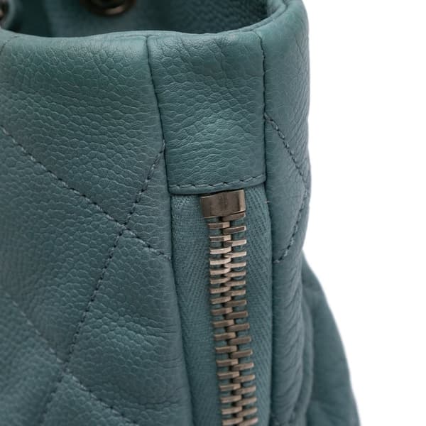 Pre-owned Chanel Quilted Caviar Expandable Zip Tote Blue