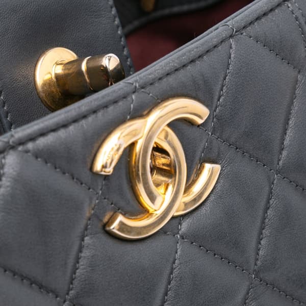 Pre-owned Chanel CC Quilted Lambskin Pin Tuck Tote Gray