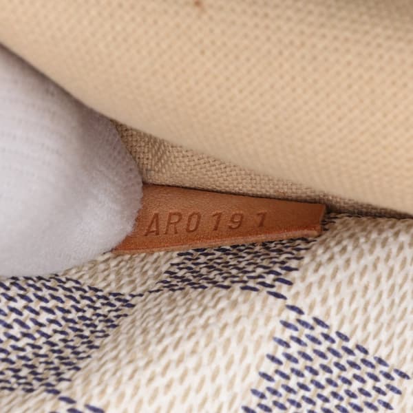 Pre-owned Louis Vuitton Damier Azur Totally MM White