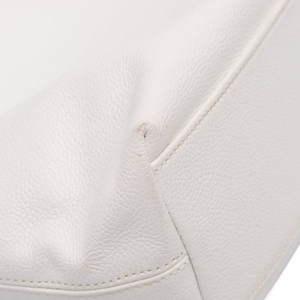 Pre-owned Chanel CC Caviar Chain Tote White