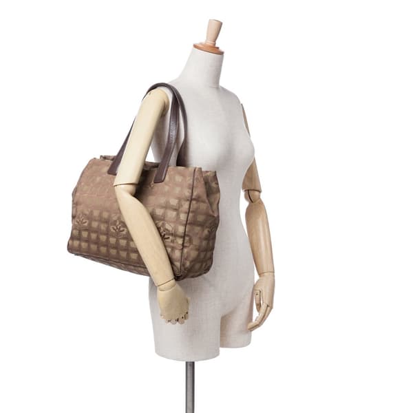 Pre-owned Chanel New Travel Line Nylon Tote Brown