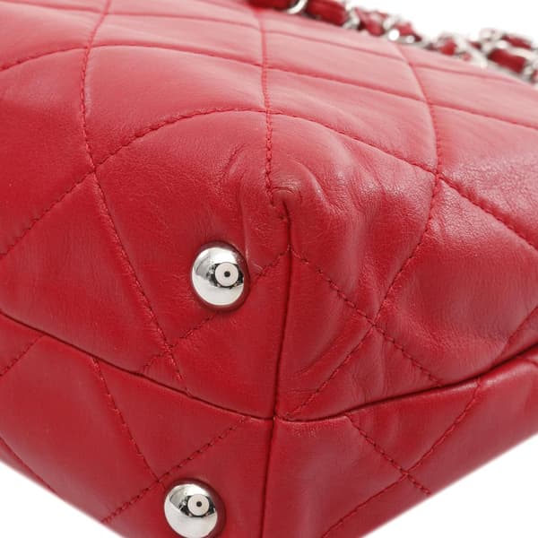 Pre-owned Chanel CC Quilted Lambskin Chain Tote Red