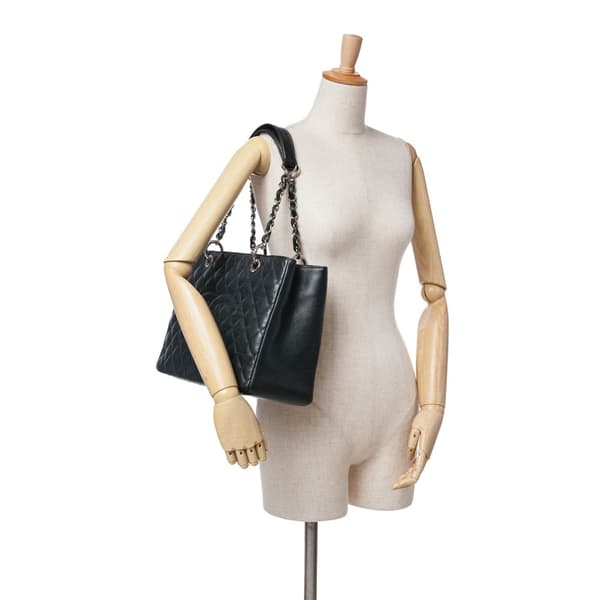 Pre-owned Chanel Caviar Grand Shopping Tote Black