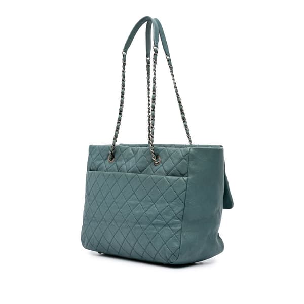 Pre-owned Chanel Large CC Quilted Washed Lambskin Front Flap Tote Blue