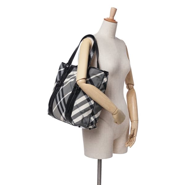 Pre-owned Burberry Beat Check Nylon Victoria Tote Gray