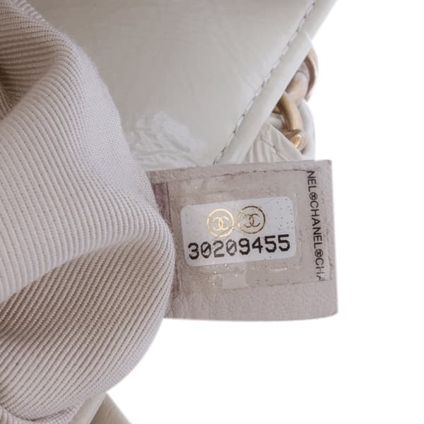 Pre-owned Chanel Shiny Aged Calfskin North South Shopping Tote White