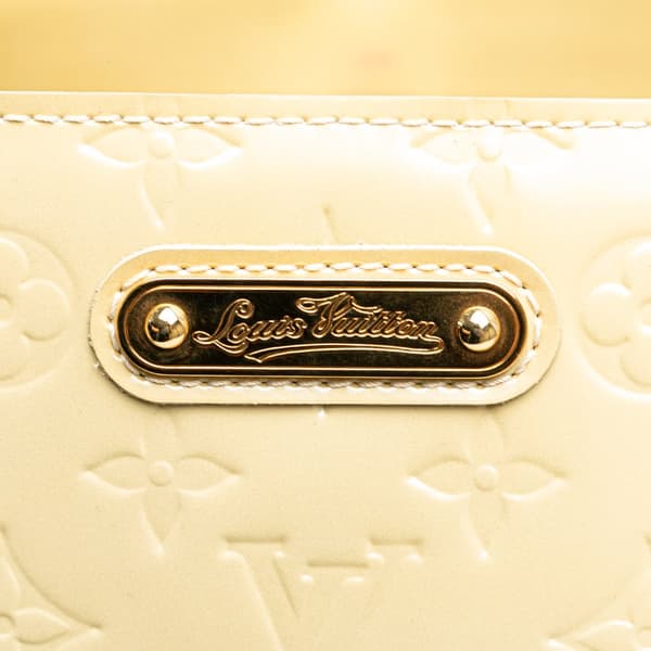 Pre-owned Louis Vuitton Monogram Vernis Wilshire MM White
