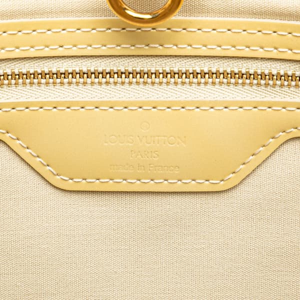 Pre-owned Louis Vuitton Monogram Vernis Wilshire MM White