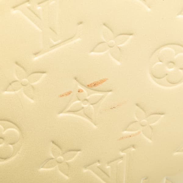 Pre-owned Louis Vuitton Monogram Vernis Wilshire MM White