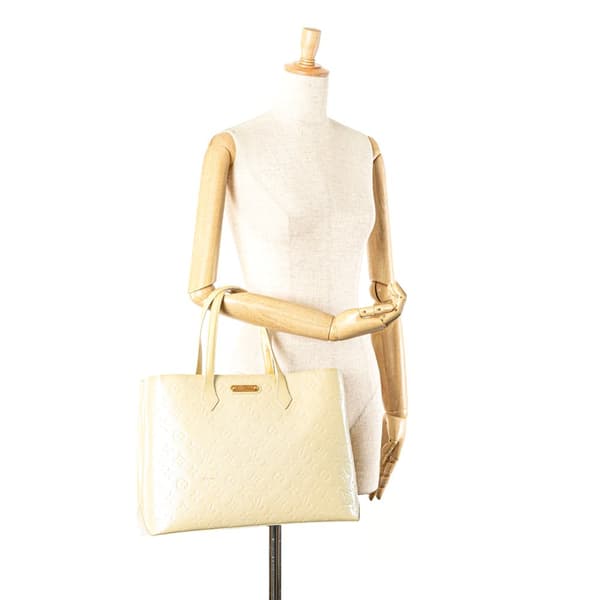 Pre-owned Louis Vuitton Monogram Vernis Wilshire MM White