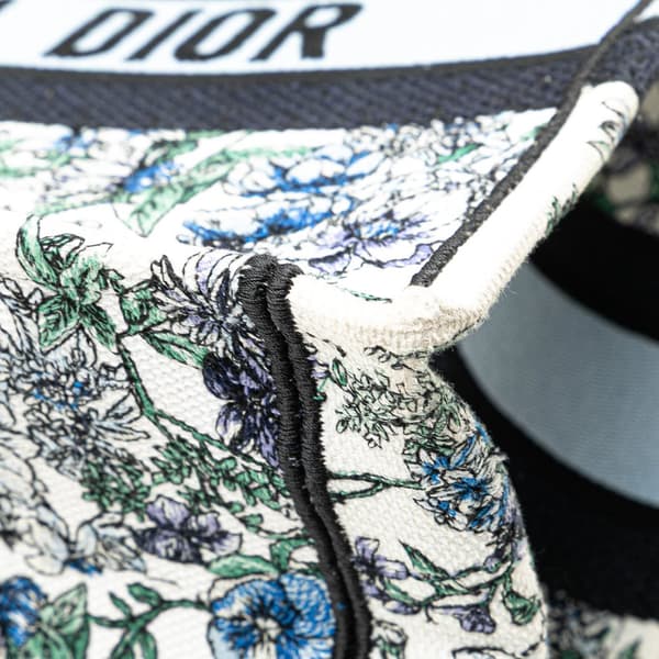 Pre-owned Dior Medium Canvas Embroidered Flowers Book Tote Blue