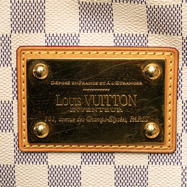 Pre-owned Louis Vuitton Damier Azur Hampstead MM White
