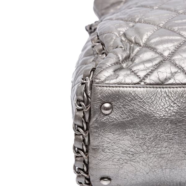 Pre-owned Chanel Large Quilted Metallic Calfskin Chain Me Hobo Silver