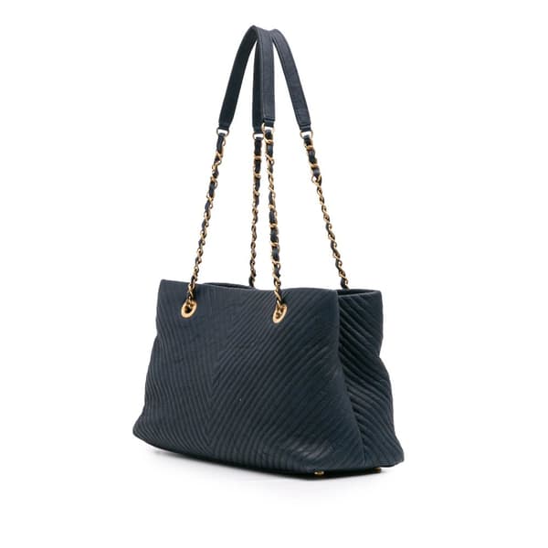 Pre-owned Chanel Medium Chevron Wrinkled Calfskin Medallion Charm Tote Blue