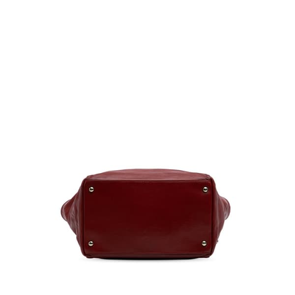 Pre-owned Chanel Calfskin On The Bund Tote Red