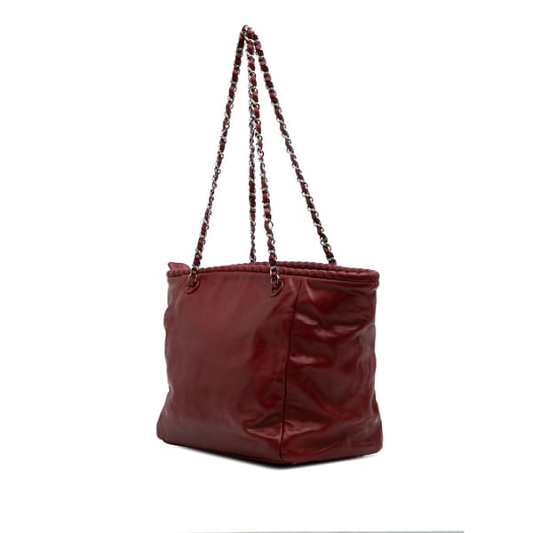 Pre-owned Chanel Calfskin On The Bund Tote Red