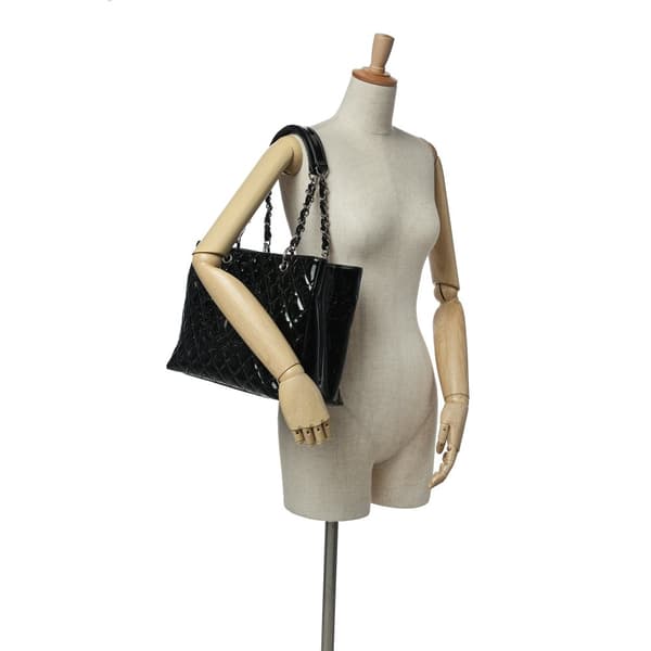 Pre-owned Chanel Patent Grand Shopping Tote Black
