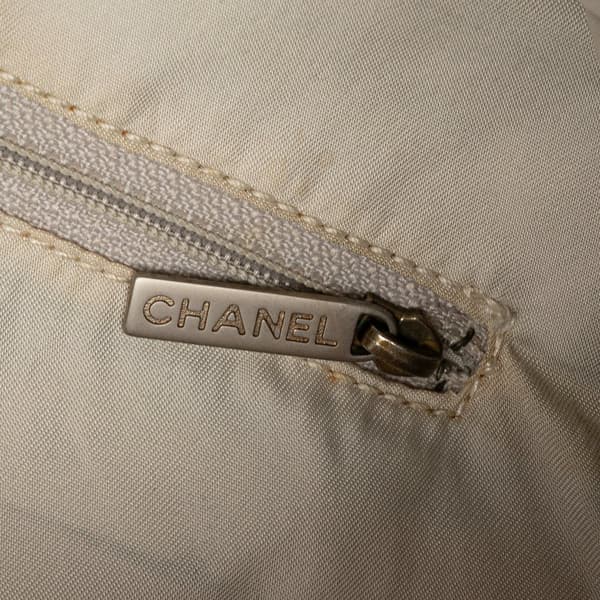 Pre-owned Chanel New Travel Line Nylon Tote Pink