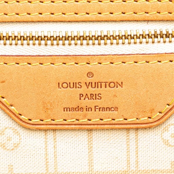 Pre-owned Louis Vuitton Damier Azur Neverfull MM White