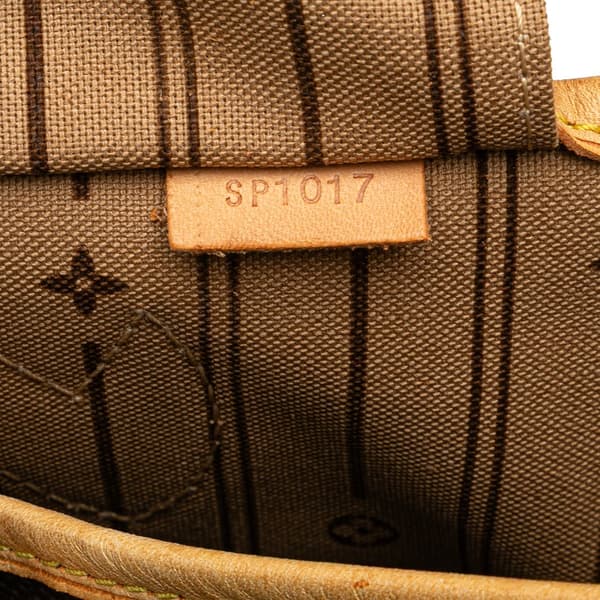 Pre-owned Louis Vuitton Monogram Neverfull MM Brown