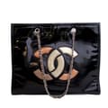 Miniatyrbillede 1 af 10: Pre-owned Chanel Patent CC Lipstick Tote Black