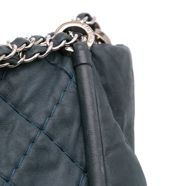 Pre-owned Chanel Large Quilted Iridescent Calfskin CC Relax Tote Blue