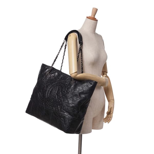 Pre-owned Chanel Distressed Calfskin Shopping In Moscow Tote Black