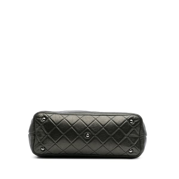 Pre-owned Chanel CC Metallic Caviar Soft Tote Gray