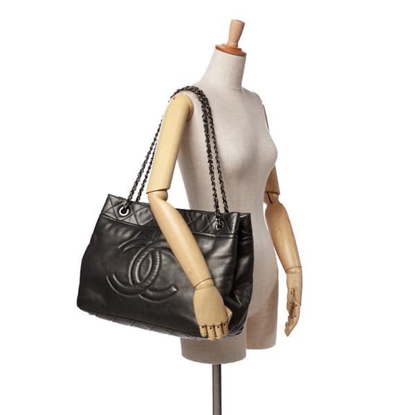 Pre-owned Chanel CC Metallic Caviar Soft Tote Gray