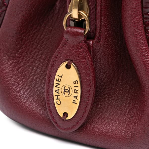 Pre-owned Chanel Paris Salzburg Small Patent and Goatskin CC Eyelet Tote Red