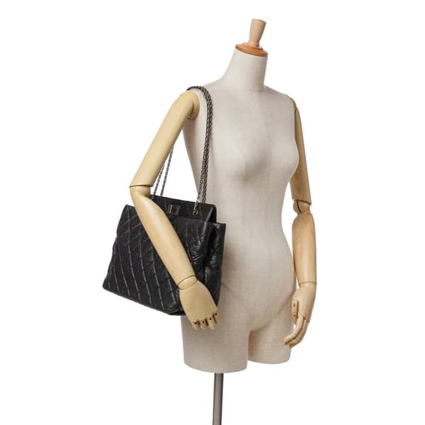 Pre-owned Chanel Reissue 2.55 Quilted Aged Calfskin Tote Black