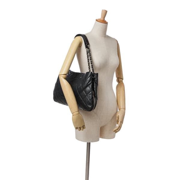 Pre-owned Chanel CC Quilted Caviar Expandable Tote Black