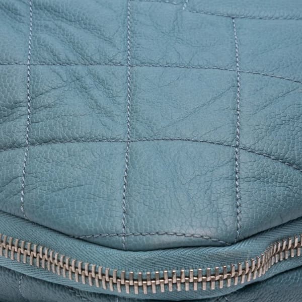 Pre-owned Chanel Quilted Caviar Expandable Zip Tote Blue