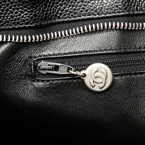 Pre-owned Chanel Caviar Medallion Tote Black