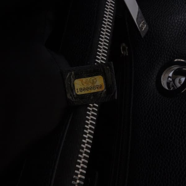 Pre-owned Chanel Caviar Grand Shopping Tote Black