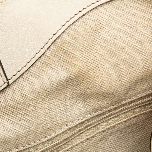 Pre-owned Gucci Medium Diamante Raffia Sukey Tote White