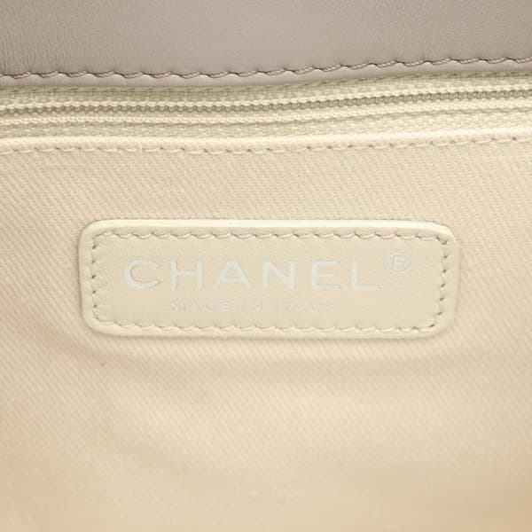 Pre-owned Chanel CC Quilted Patent Soft Tote Brown