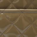 Miniatyrbillede 7 af 10: Pre-owned Chanel CC Quilted Patent Soft Tote Brown