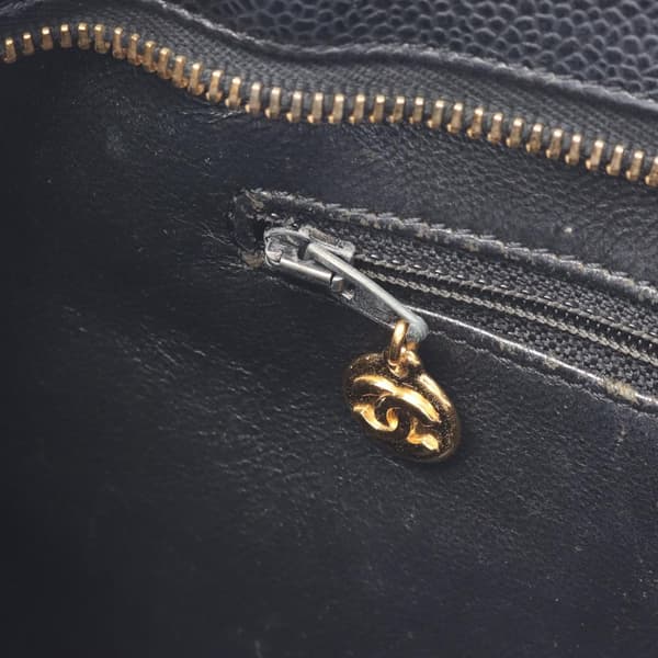 Pre-owned Chanel Caviar Medallion Tote Black