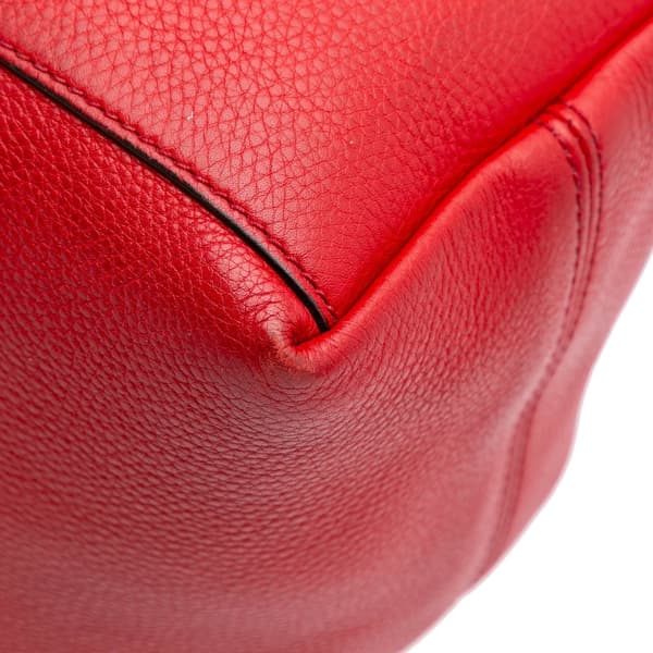Pre-owned Gucci Medium Leather Soho Chain Tote Red