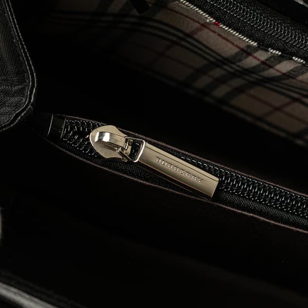 Pre-owned Burberry Leather Tote Black