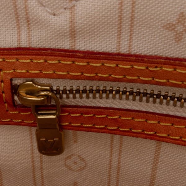 Pre-owned Louis Vuitton Damier Azur Neverfull MM White