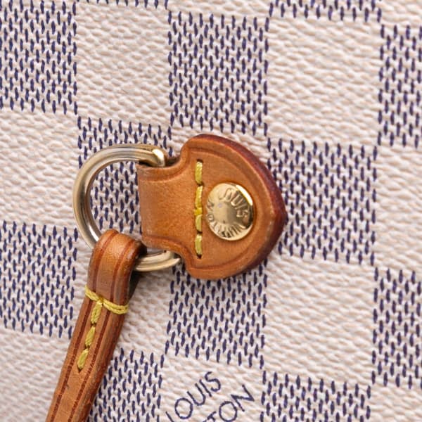 Pre-owned Louis Vuitton Damier Azur Neverfull MM White