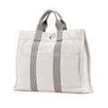 Pikkukuva 2 / 10: Pre-owned Hermès Canvas Fourre Tout MM Gray