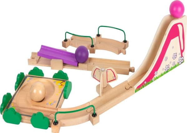 Liten fotsällskap - Bowlinghall Junior lekplats - LEGLER