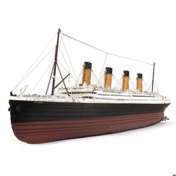 Modellbåt i trä: RMS Titanic