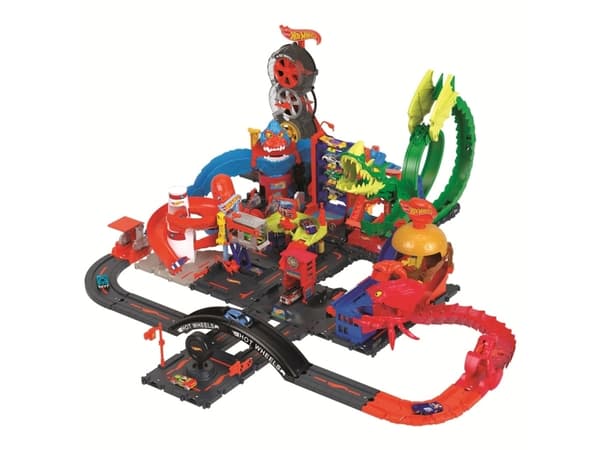 Mattel Hot Wheels City small set with the HDR28 car