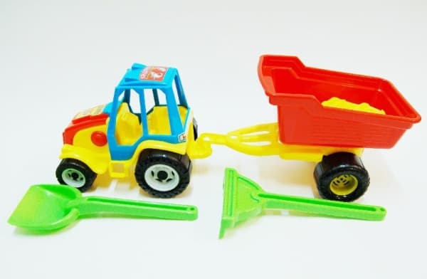 CHOIÑSKI Traktor med släp, spade och kratta - CHOIÑ 381
